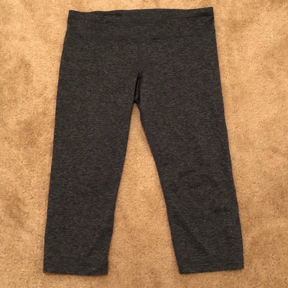 Women’s Under Armour Capri Leggings Size L